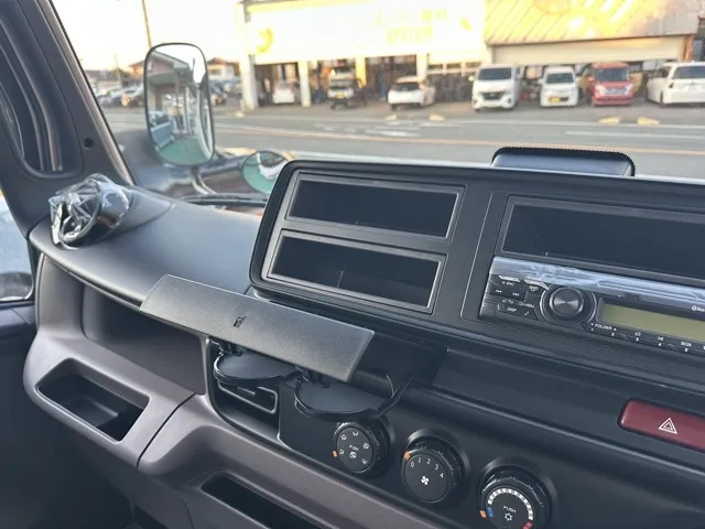 キャンター(三菱)全低床キョウカダンプ ３ｔ登録済未使用車 17