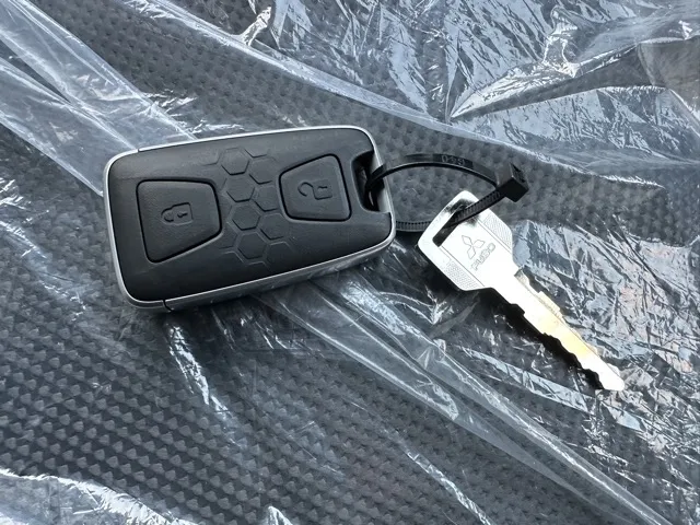 キャンター(三菱)全低床キョウカダンプ ３ｔ登録済未使用車 22