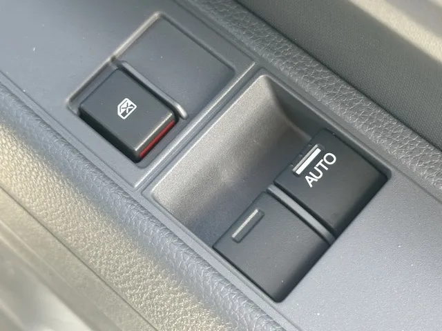 N-VAN(ホンダ)Gタイプ MT ４WD届出済未使用車 12