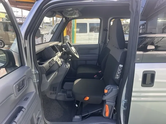 N-VAN(ホンダ)Gタイプ MT ４WD届出済未使用車 3