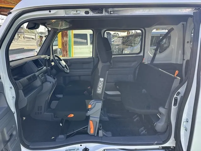 N-VAN(ホンダ)Gタイプ AT ４WD届出済未使用車 4