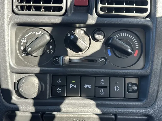 キャリートラック(スズキ)スーパーキャリイXリミテッド 4WD AT届出済未使用車 14