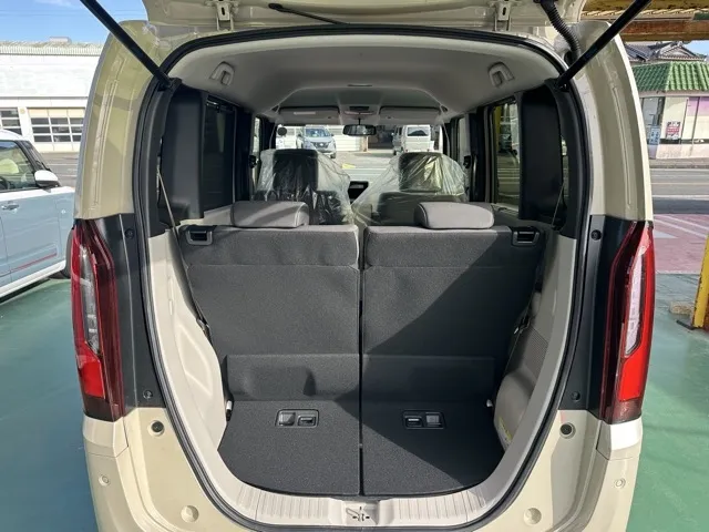 N-BOX(ホンダ)N-BOX ファッションスタイル コンフォートＰ届出済未使用車 10