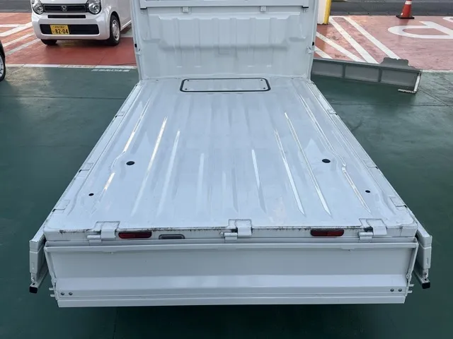 クリッパートラック(ニッサン)DX MT 4WD届出済未使用車 9