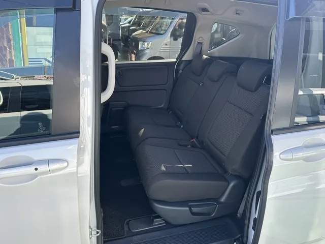 フリード(ホンダ)ハイブリッドB中古車 4