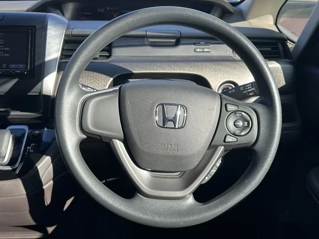 フリード(ホンダ)ハイブリッドB中古車 6