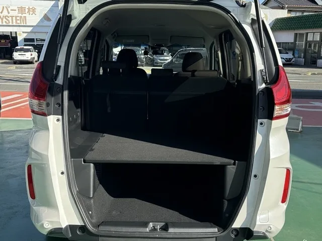 フリード(ホンダ)ハイブリッドB中古車 8