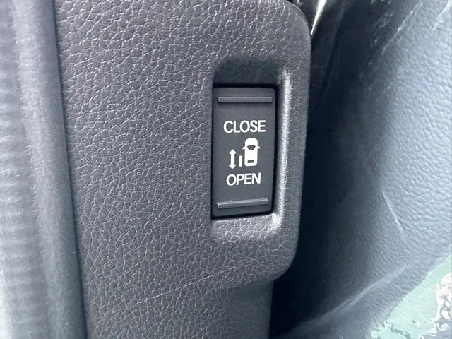 ステップワゴン(ホンダ)e・HEVスパーダ 7人登録済未使用車 10