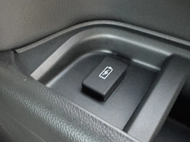 ステップワゴン(ホンダ)e・HEVスパーダ 7人登録済未使用車 15