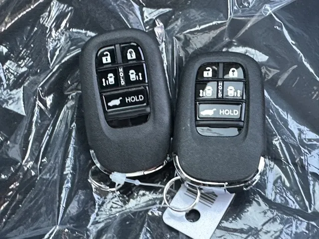 ステップワゴン(ホンダ)e・HEVスパーダ 7人登録済未使用車 28