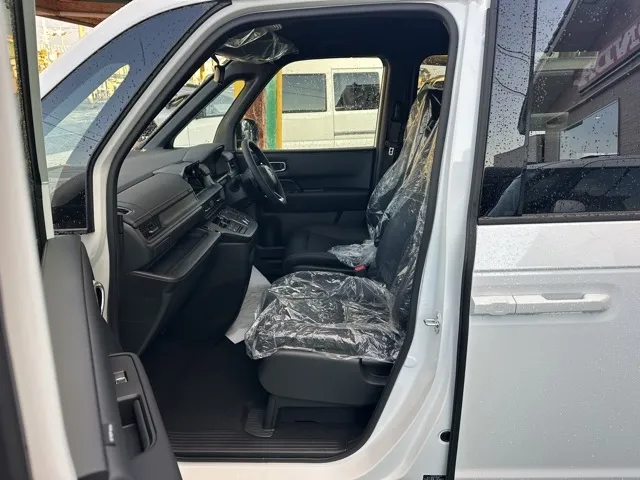 ステップワゴン(ホンダ)e・HEVスパーダ 7人登録済未使用車 3