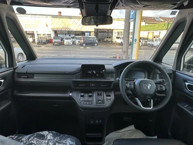 ステップワゴン(ホンダ)e・HEVスパーダ 7人登録済未使用車 6