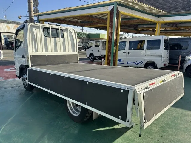 キャンター(三菱)全低床 平ボディ ２ｔ登録済未使用車 9