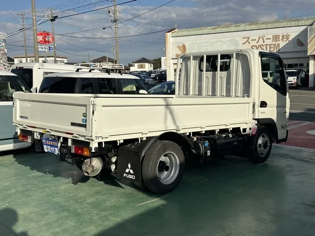 キャンター(三菱)全低床 平ボディ ２ｔ登録済未使用車 11