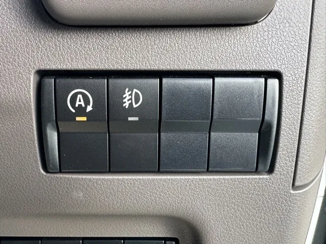 キャンター(三菱)全低床 平ボディ ２ｔ登録済未使用車 16