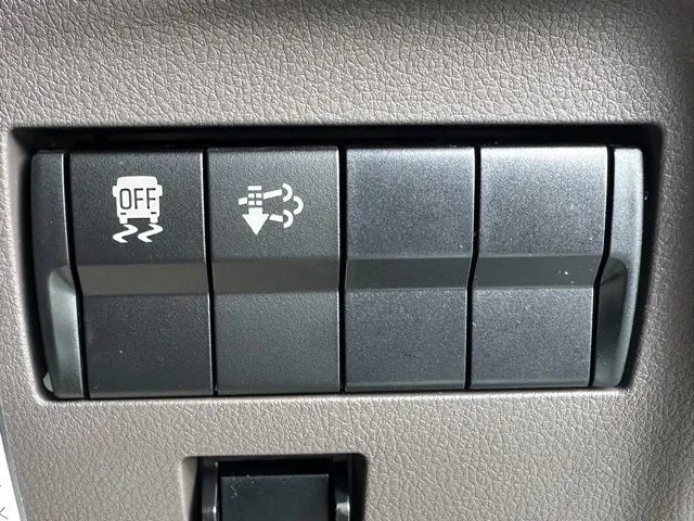 キャンター(三菱)全低床 平ボディ ２ｔ登録済未使用車 17