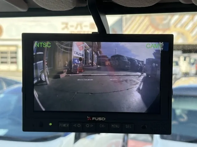 キャンター(三菱)全低床 平ボディ ２ｔ登録済未使用車 22