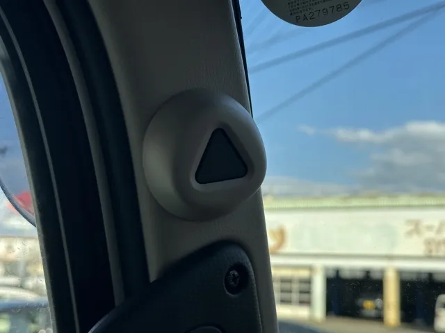 キャンター(三菱)全低床 平ボディ ２ｔ登録済未使用車 26