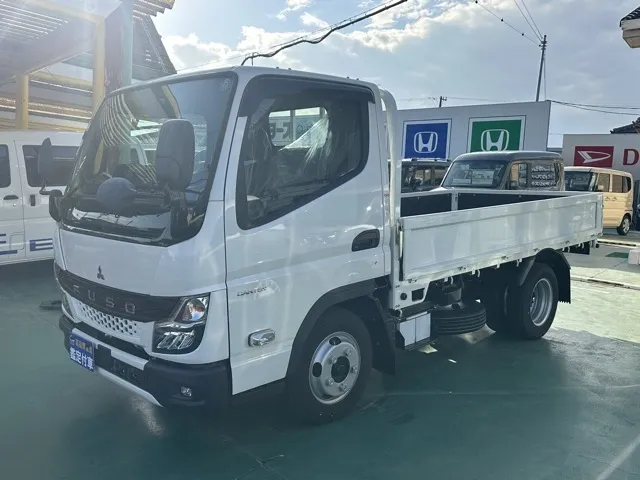 キャンター(三菱)全低床 平ボディ ２ｔ登録済未使用車 1