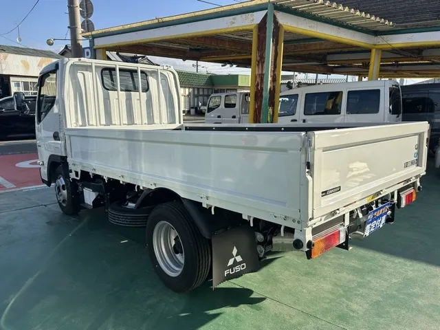 キャンター(三菱)全低床 平ボディ ２ｔ登録済未使用車 2