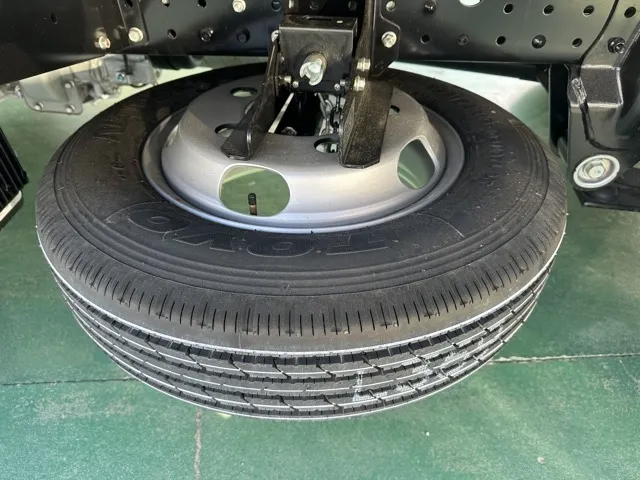 キャンター(三菱)全低床 平ボディ ２ｔ登録済未使用車 7