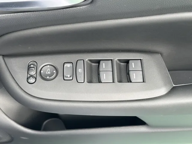 フィット(ホンダ)e：HEV ホームディーラ-試乗車 13