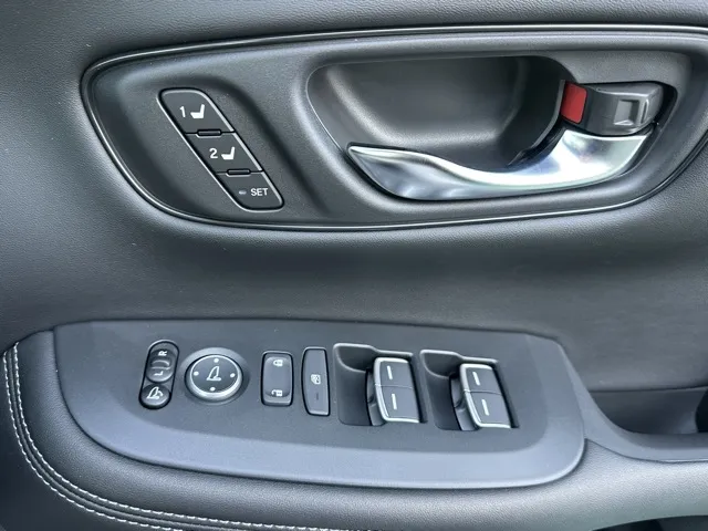 ZR-V(ホンダ)e：HEV Z登録済未使用車 13