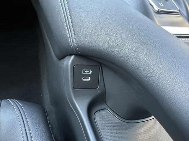 ZR-V(ホンダ)e：HEV Z登録済未使用車 18