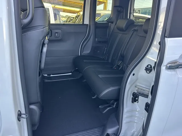 N-BOX(ホンダ)N-BOXカスタムターボ コーディネートスタイル届出済未使用車 4
