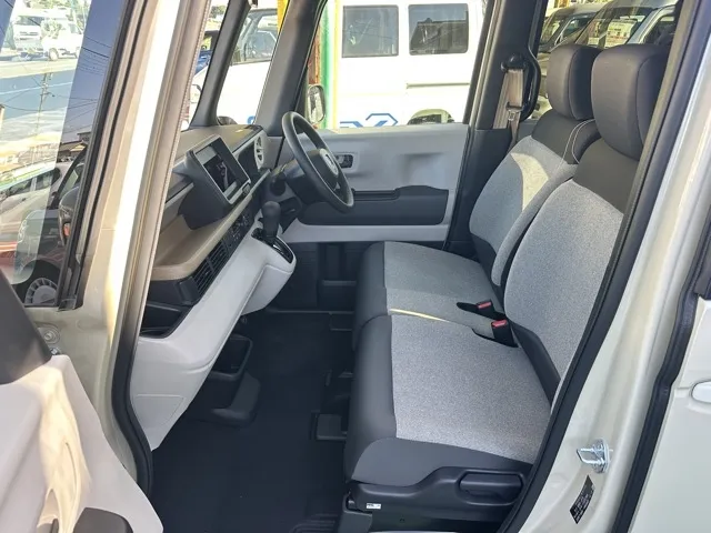 N-BOX(ホンダ)N-BOX ファッションスタイル コンフォートＰ届出済未使用車 3