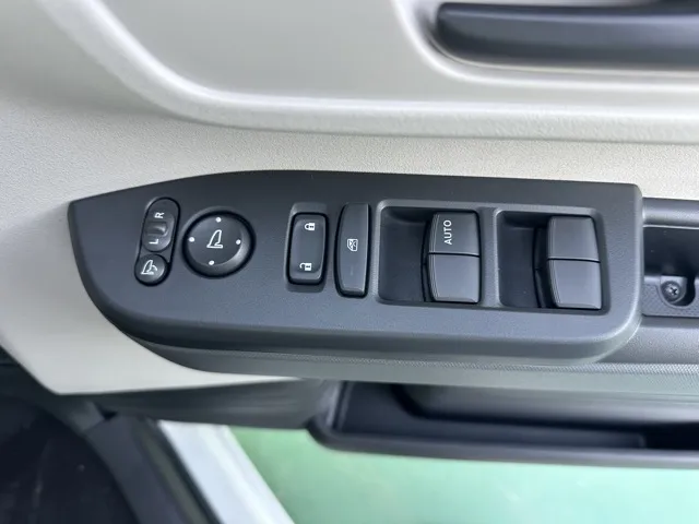 N-BOX(ホンダ)N-BOX コンフォートＰ届出済未使用車 14