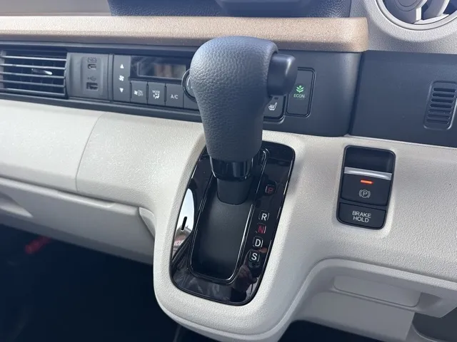 N-BOX(ホンダ)N-BOX コンフォートＰ届出済未使用車 23