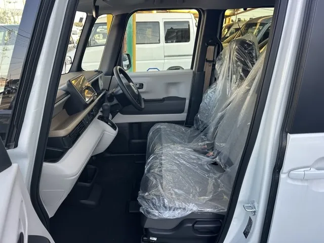 N-BOX(ホンダ)N-BOX コンフォートＰ届出済未使用車 3