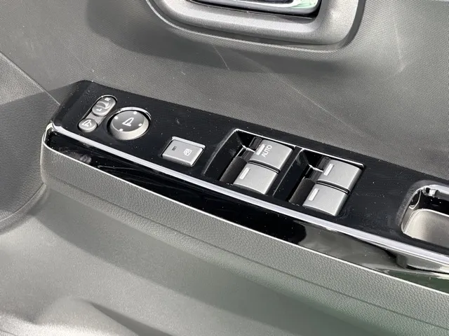 N-ONE(ホンダ)ＲＳ ６ＭＴ届出済未使用車 13