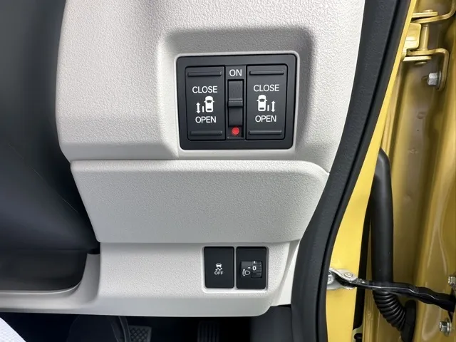 N-BOX(ホンダ)N-BOX ファッションスタイル コンフォートＰ届出済未使用車 16