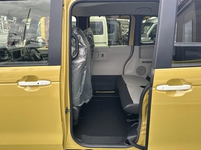 N-BOX(ホンダ)N-BOX ファッションスタイル コンフォートＰ届出済未使用車 4