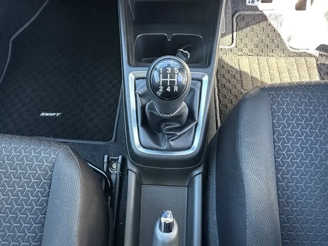 スイフト(スズキ)XL中古車 18