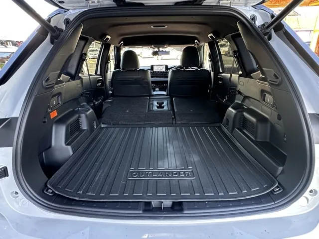 アウトランダー(三菱)ブラックエディション 5人乗 アラウンドビューモニター中古車 10
