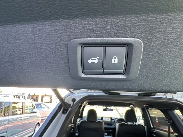 アウトランダー(三菱)ブラックエディション 5人乗 アラウンドビューモニター中古車 12