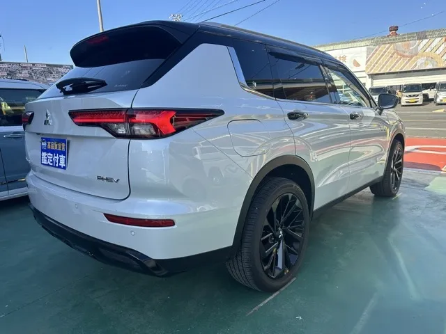 アウトランダー(三菱)ブラックエディション 5人乗 アラウンドビューモニター中古車 13