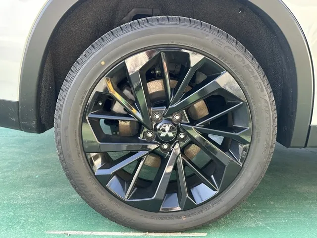 アウトランダー(三菱)ブラックエディション 5人乗 アラウンドビューモニター中古車 14