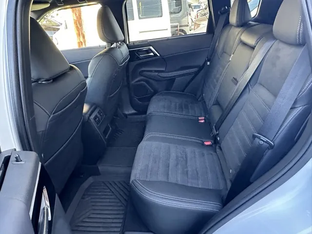 アウトランダー(三菱)ブラックエディション 5人乗 アラウンドビューモニター中古車 4