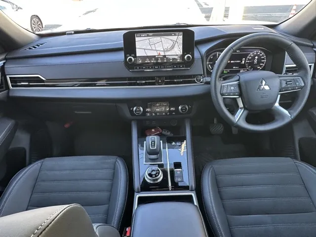アウトランダー(三菱)ブラックエディション 5人乗 アラウンドビューモニター中古車 5