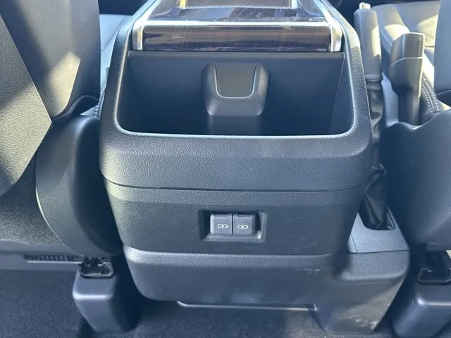 グランエース(トヨタ)プレミアム 6人中古車 9