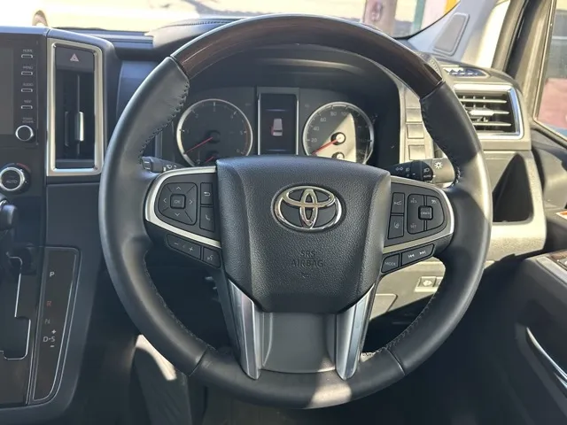 グランエース(トヨタ)プレミアム 6人中古車 11