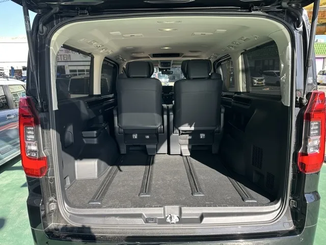 グランエース(トヨタ)プレミアム 6人中古車 12