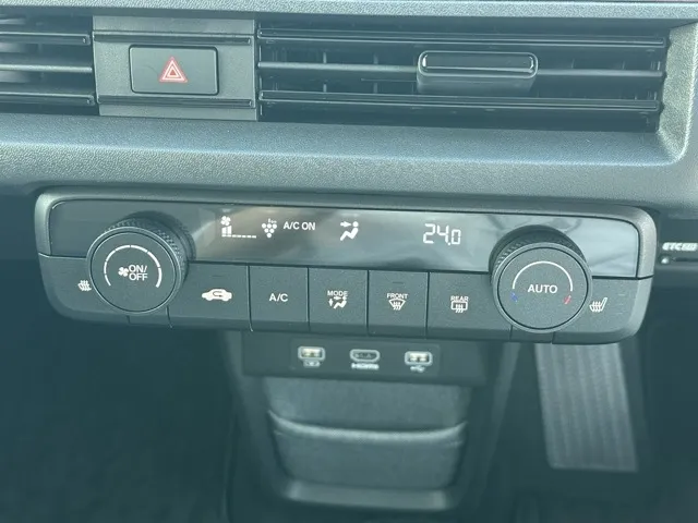 HONDAe(ホンダ)アドバンス中古車 23