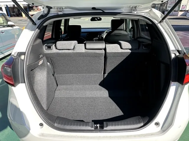 フィット(ホンダ)e：HEV ホームレンタＵＰ 9