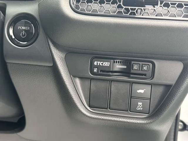 ZR-V(ホンダ)e：HEV Z登録済未使用車 14