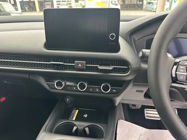 ZR-V(ホンダ)e：HEV Z登録済未使用車 15